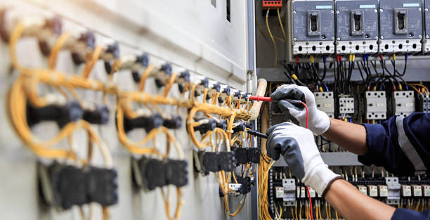 Professional Lighting Installation technician working in Plummer, ID